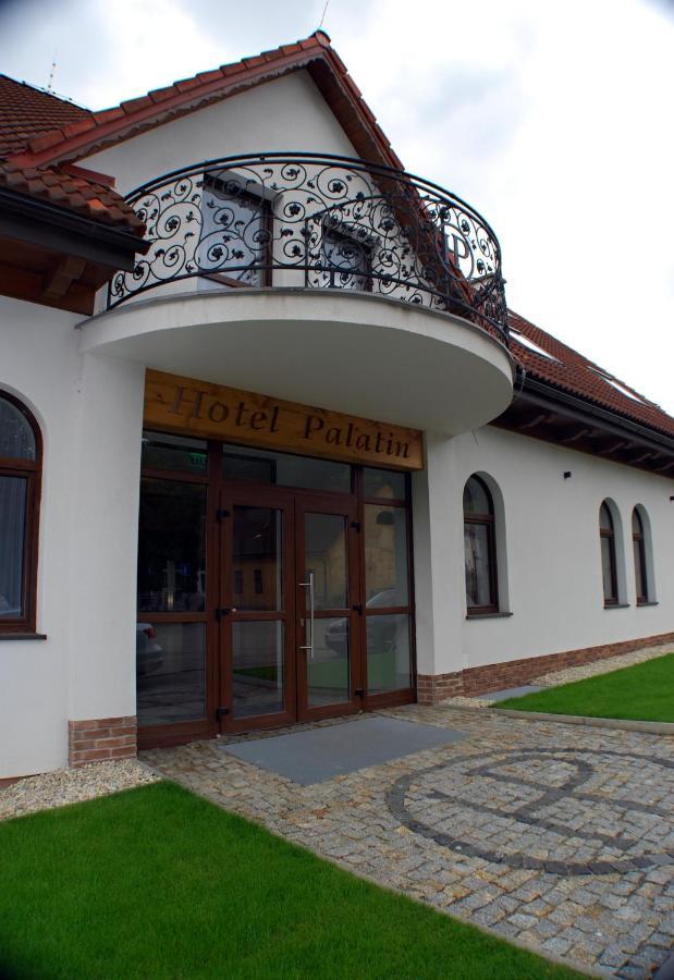 Hotel Palatin Oravsky Podzamok Exterior photo